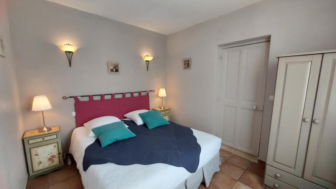 ลา บาสติด เด ซามูริเยร์ Hotel Caumont-sur-Durance ภายนอก รูปภาพ