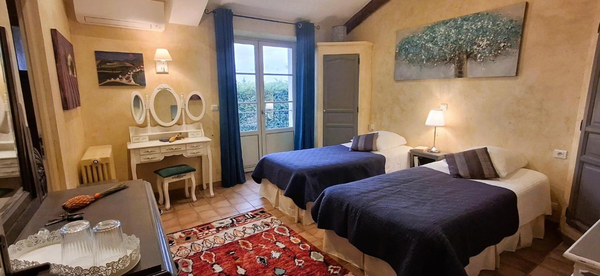 ลา บาสติด เด ซามูริเยร์ Hotel Caumont-sur-Durance ภายนอก รูปภาพ
