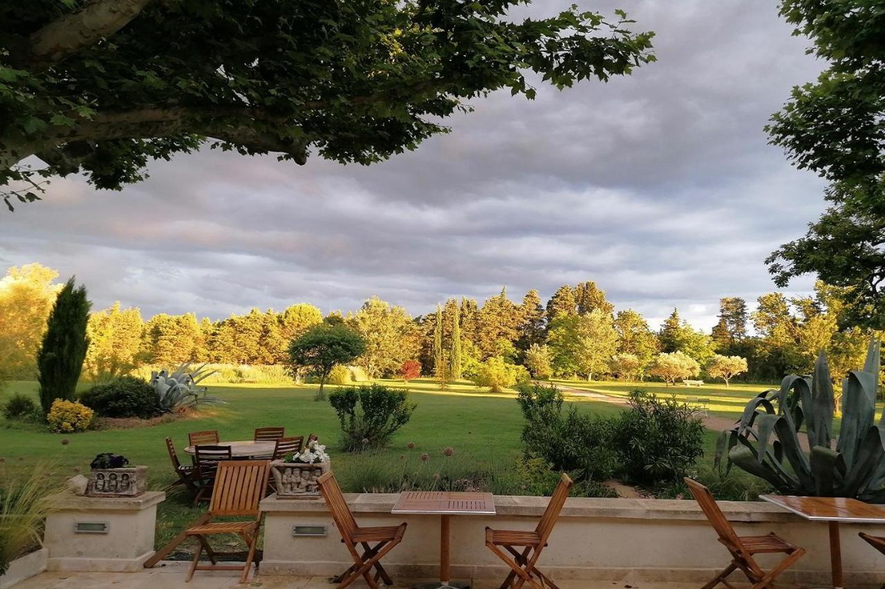 ลา บาสติด เด ซามูริเยร์ Hotel Caumont-sur-Durance ภายนอก รูปภาพ